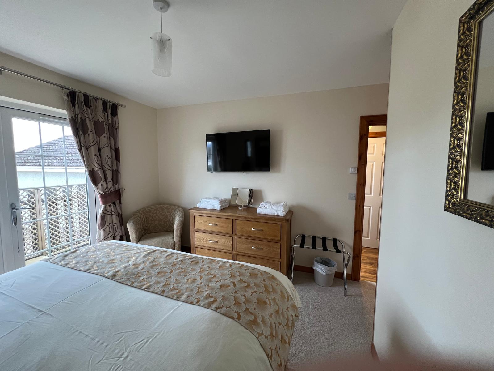 Lindfields bedroom 4 superking